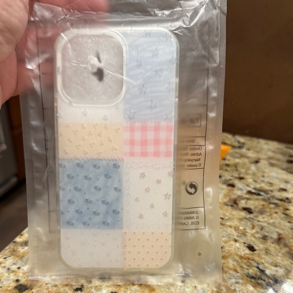 Patterned Phone Case - Multicolor - Picture 3 of 3